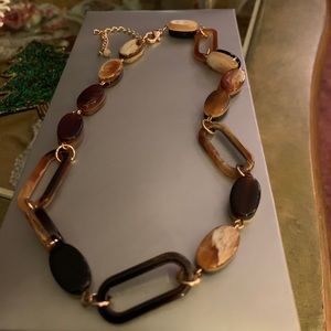 Necklace. Resin beads.